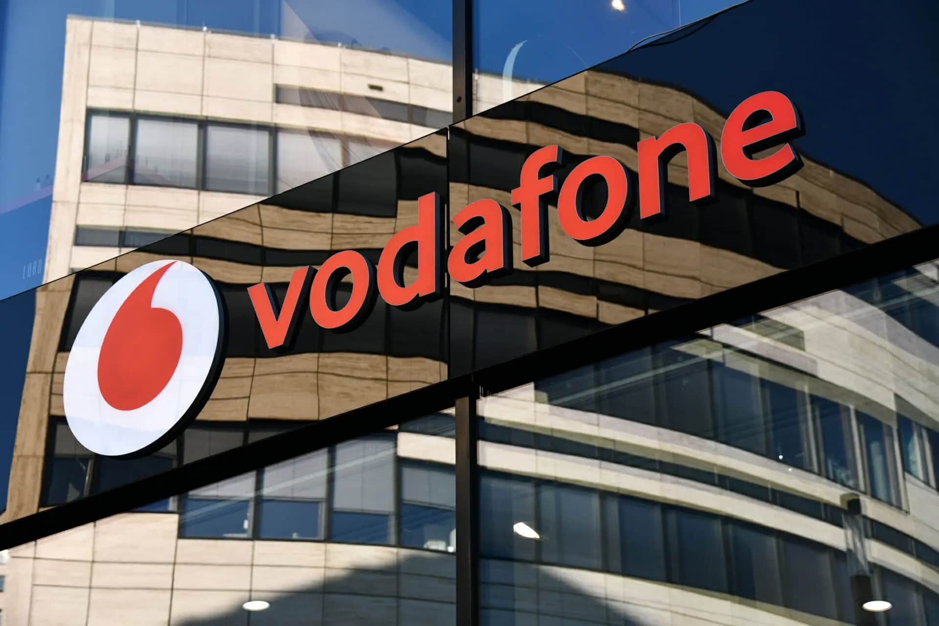 Vodafone: интеграция криптокошельков в SIM-карты